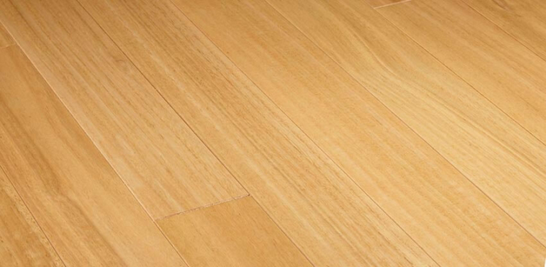 Tarima maciza de madera de Eucalipto - Aramol